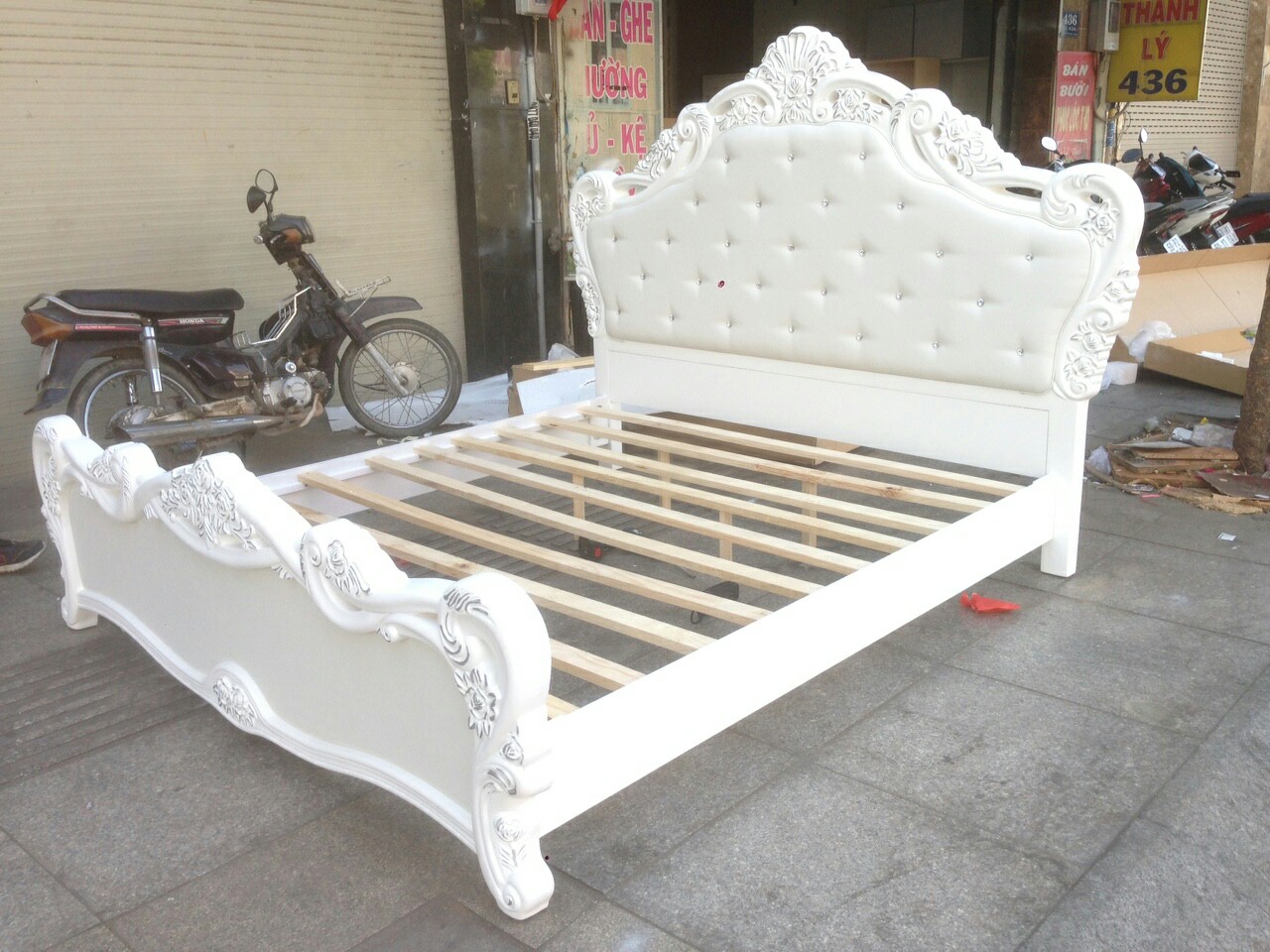 giuong-xuat-khau Sự Khác Biệt Giữa Giường Gỗ Và Giường Sắt