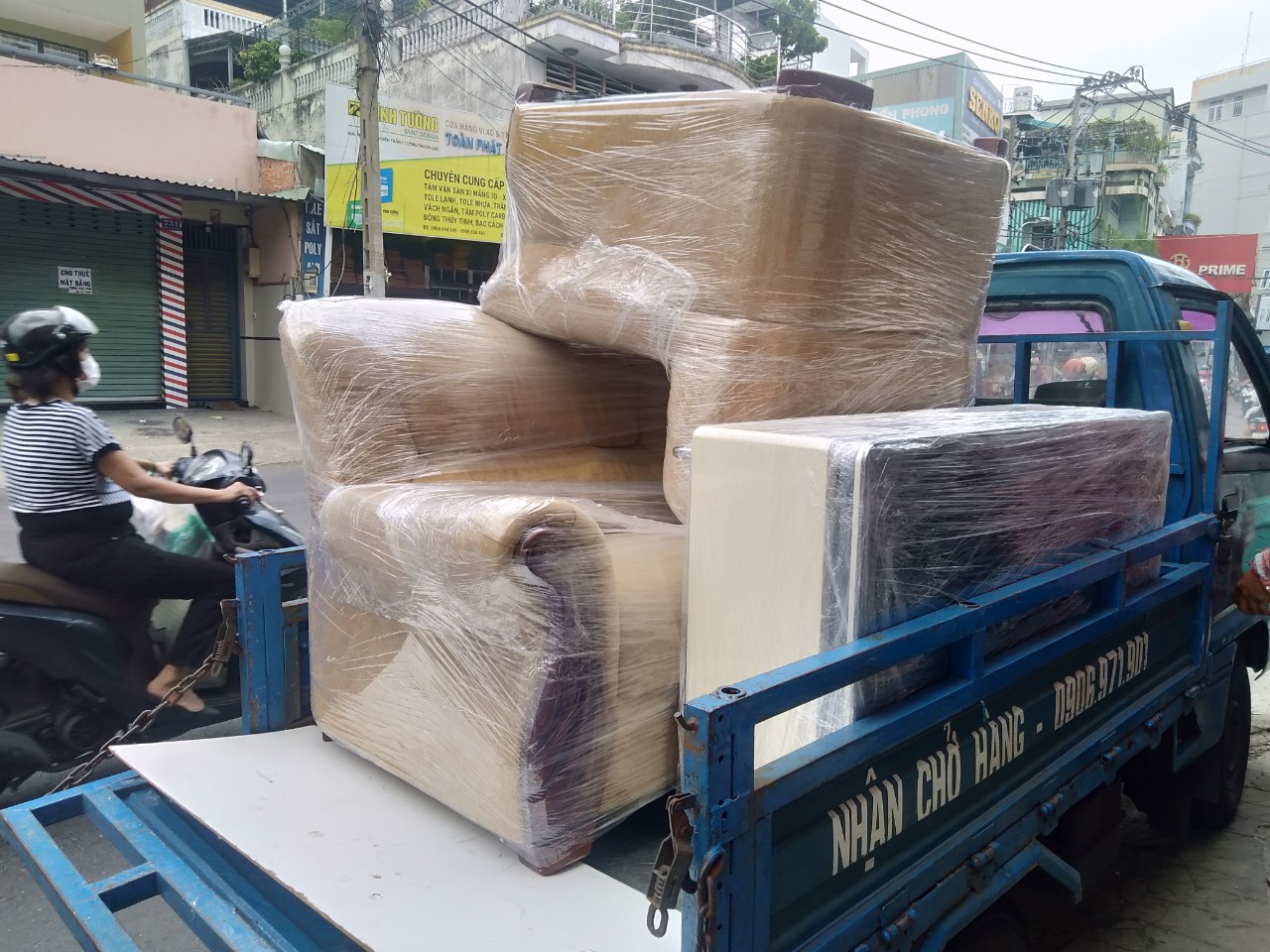 thu-mua-sofa-cu-1 Thu Mua Bàn Ghế Sofa Cũ, Sa Lông Gỗ Cũ Giá Cao