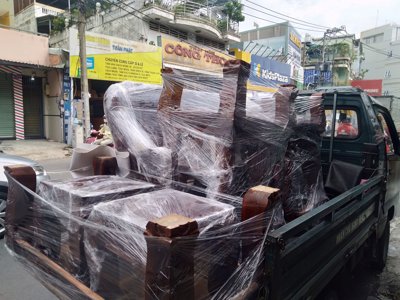 thu-mua-sofa-cu-10 Thu Mua Bàn Ghế Sofa Cũ, Sa Lông Gỗ Cũ Giá Cao