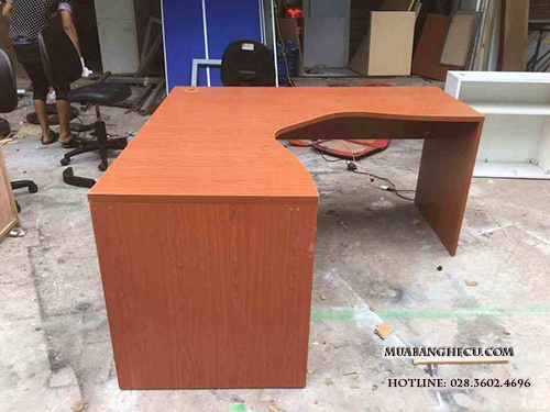 Thanh-ly-ban-lam-viec-chu-l-1 10 Mẫu Bàn Làm Việc Yêu Thích Tại Cửa Hàng Phong Hải