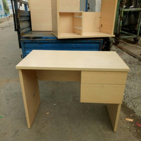 ban-1m-600x600 10 Mẫu Bàn Làm Việc Yêu Thích Tại Cửa Hàng Phong Hải