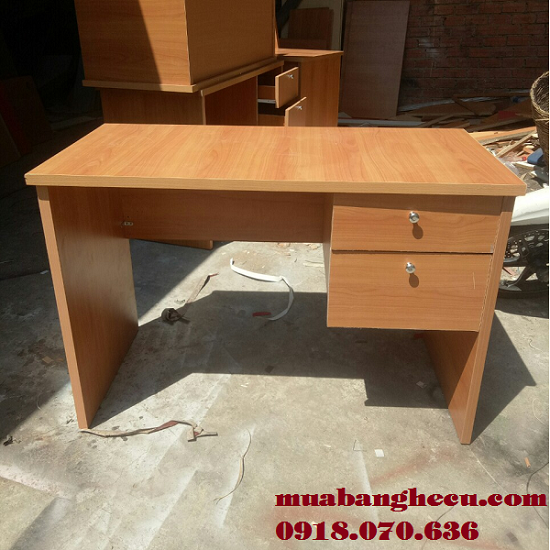 ban-lam-viec-2-hoc-cu-mau-vang 10 Mẫu Bàn Làm Việc Yêu Thích Tại Cửa Hàng Phong Hải