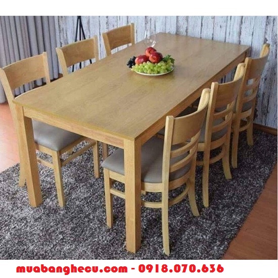 Bộ bàn 6 ghế gỗ cao su - Với thiết kế đơn giản và tiện dụng, bộ bàn 6 ghế gỗ cao su là lựa chọn phù hợp cho không gian phòng ăn nhỏ. Chất liệu gỗ cao su tự nhiên mang lại cảm giác ấm áp và thân thiện, giúp bạn có một bữa ăn thân mật cùng gia đình.