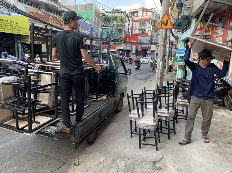 lo-ban-ghe-cafe-cu-5 Xuất kho 50 bộ bàn ghế quán nhậu giao khách