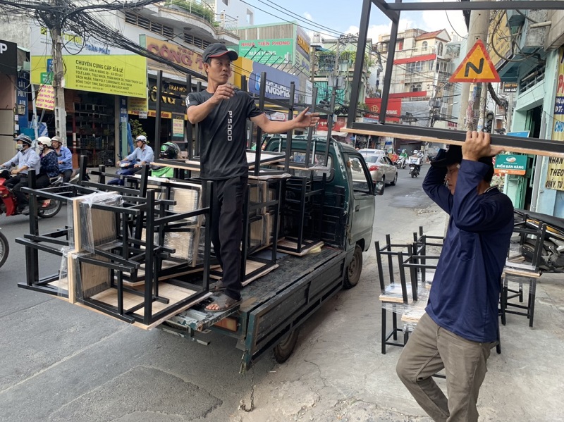 lo-ban-ghe-cafe-cu3-5 Xuất kho 50 bộ bàn ghế quán nhậu giao khách