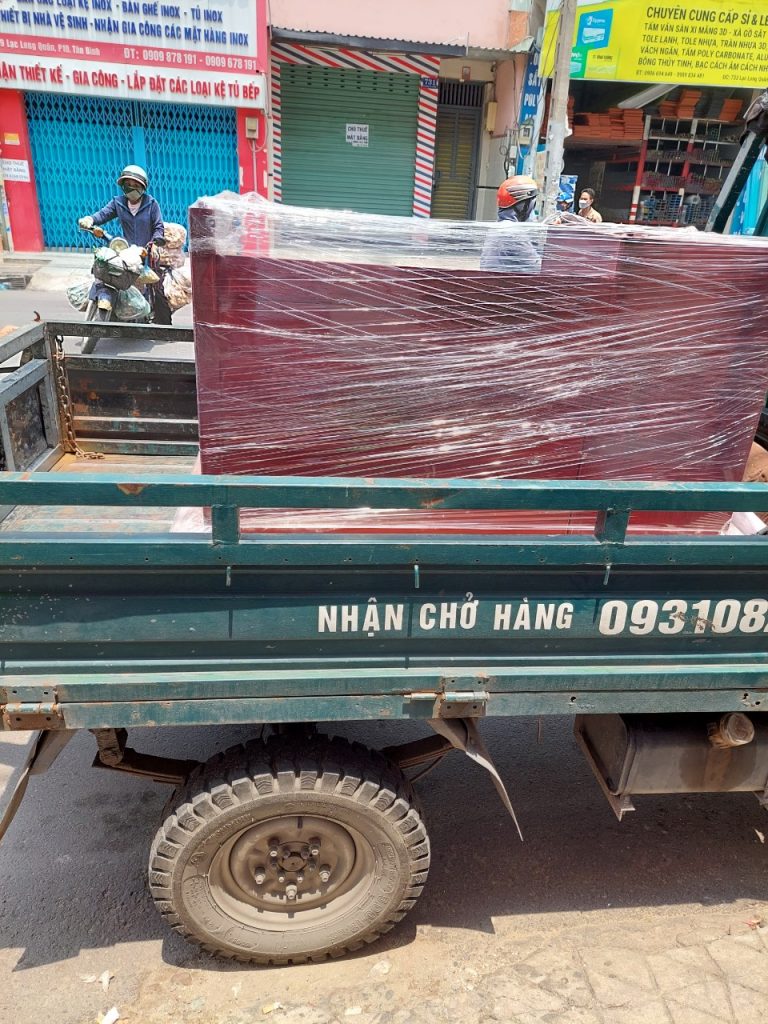 z3344483282357_9b4ad2f67554ea1e3eb756072f2085e1-768x1024 Hình Ảnh Xuất Kho Mỗi Ngày Tại Thanh Lý Phong Hải