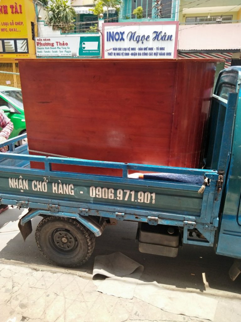 z3351737384708_f5ea1c8534288dc701554a833a472435-768x1024 Hình Ảnh Xuất Kho Mỗi Ngày Tại Thanh Lý Phong Hải