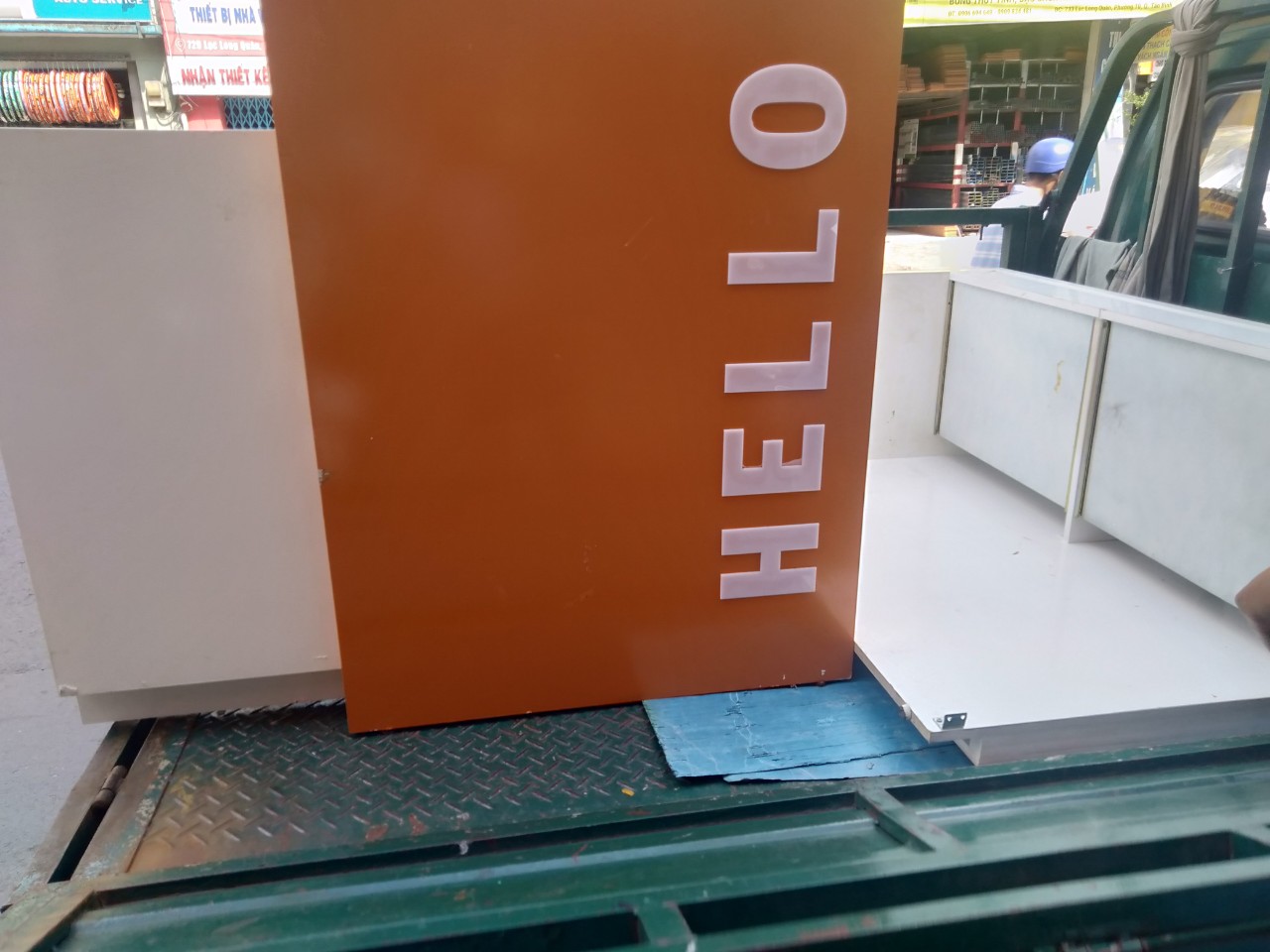 cua-hang-thanh-ly-phong-hai-10 50 Hình Ảnh Xuất Kho Giao Hàng Cho Khách