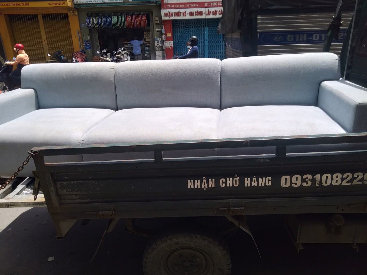 cua-hang-thanh-ly-phong-hai-12 50 Hình Ảnh Xuất Kho Giao Hàng Cho Khách