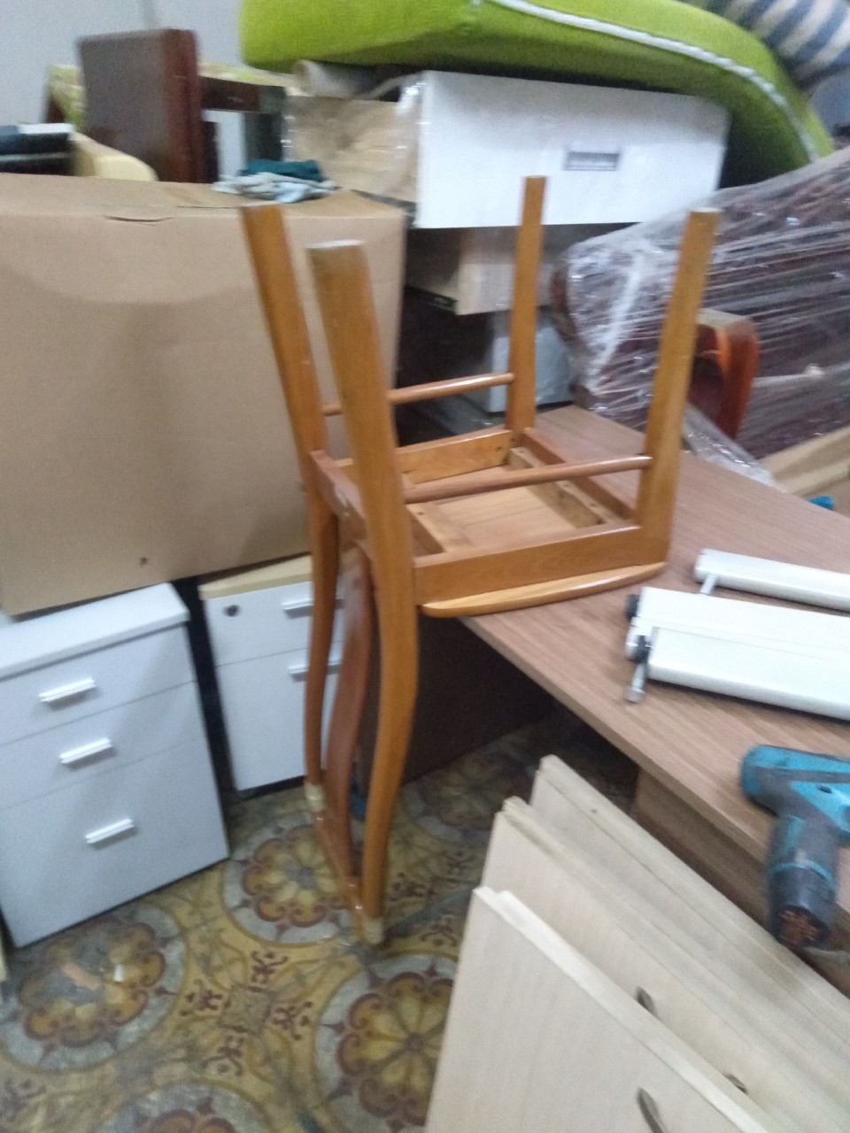 cua-hang-thanh-ly-phong-hai-15 50 Hình Ảnh Xuất Kho Giao Hàng Cho Khách