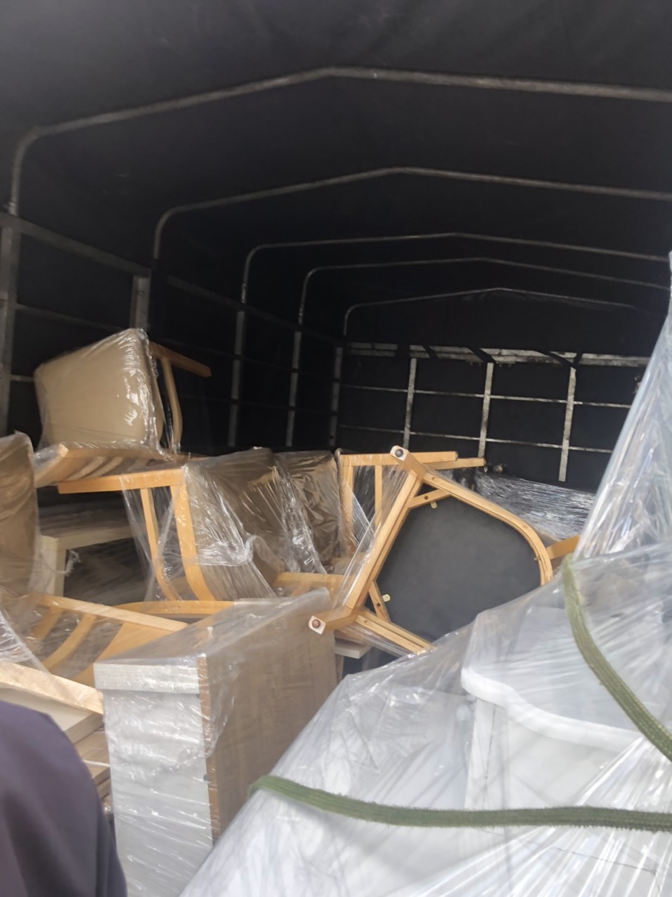 cua-hang-thanh-ly-phong-hai-17 50 Hình Ảnh Xuất Kho Giao Hàng Cho Khách