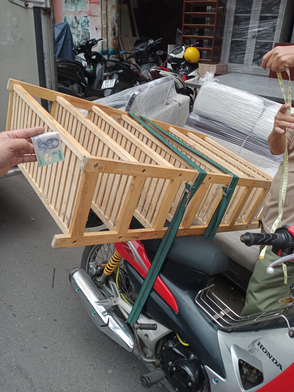 cua-hang-thanh-ly-phong-hai-26 50 Hình Ảnh Xuất Kho Giao Hàng Cho Khách