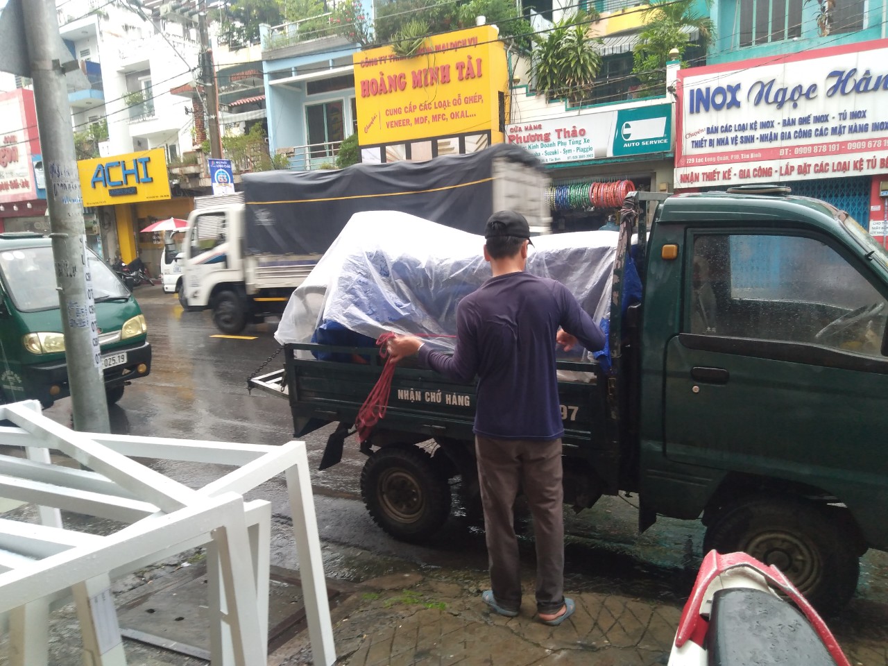 cua-hang-thanh-ly-phong-hai-27 50 Hình Ảnh Xuất Kho Giao Hàng Cho Khách