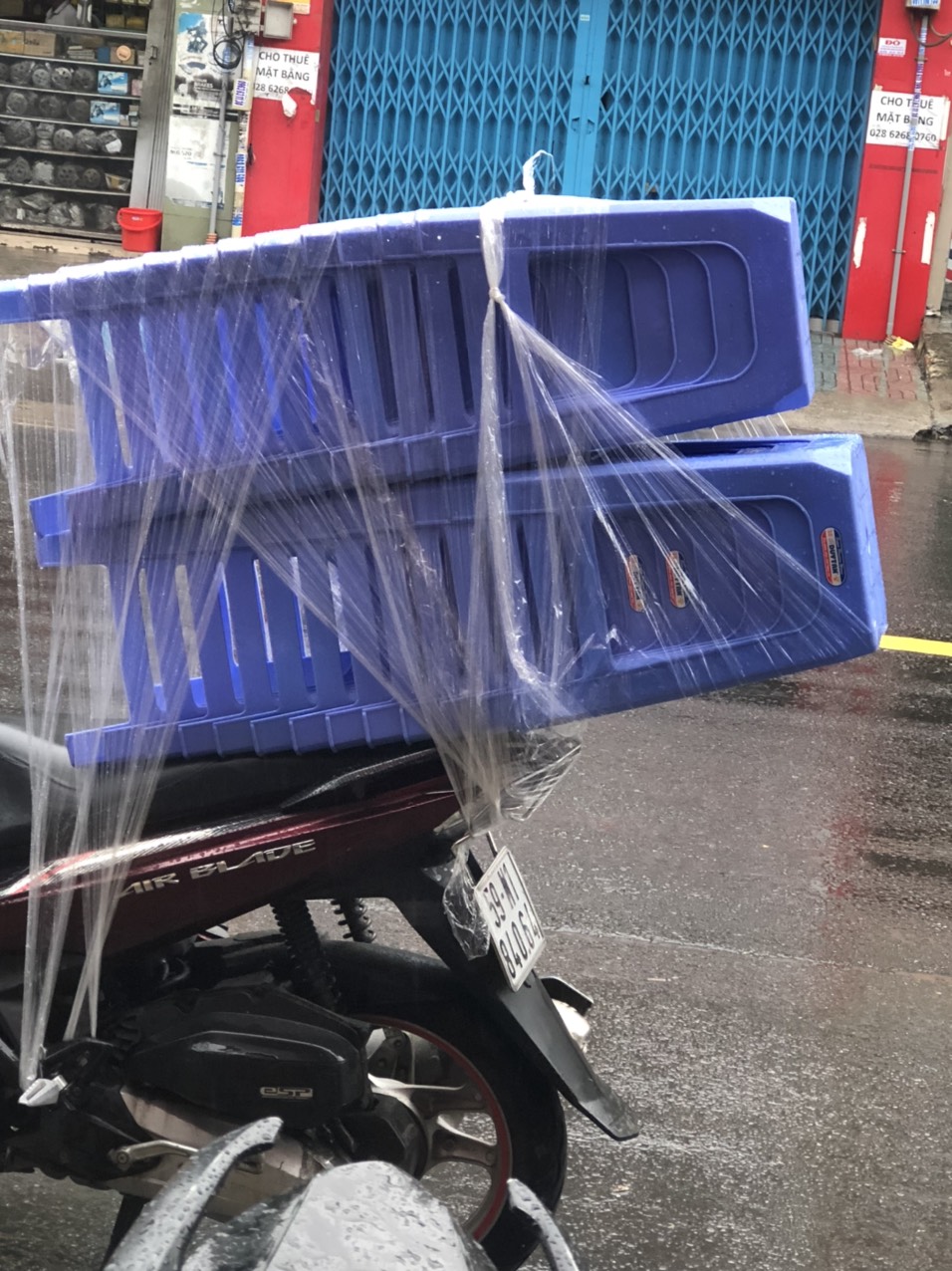 cua-hang-thanh-ly-phong-hai-28 50 Hình Ảnh Xuất Kho Giao Hàng Cho Khách