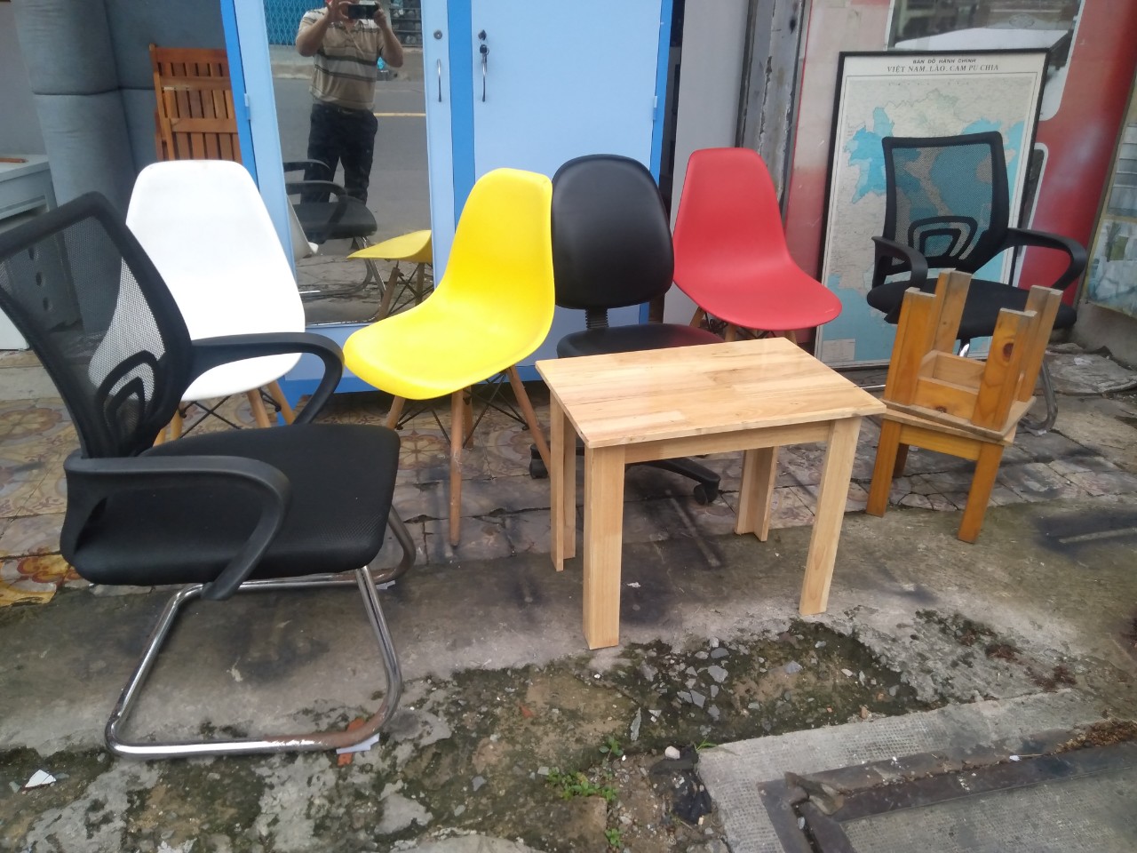 cua-hang-thanh-ly-phong-hai-4 50 Hình Ảnh Xuất Kho Giao Hàng Cho Khách