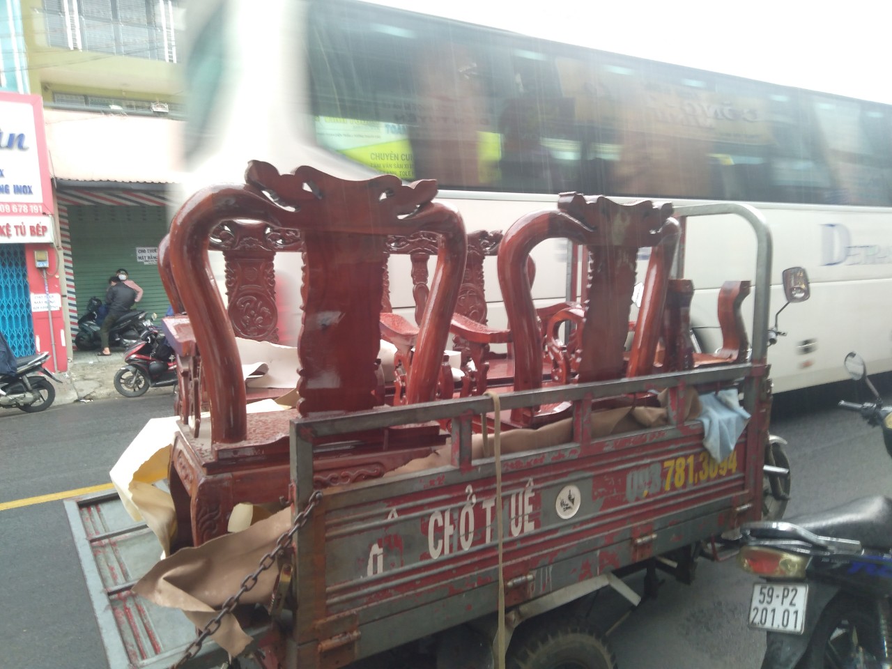 cua-hang-thanh-ly-phong-hai 50 Hình Ảnh Xuất Kho Giao Hàng Cho Khách