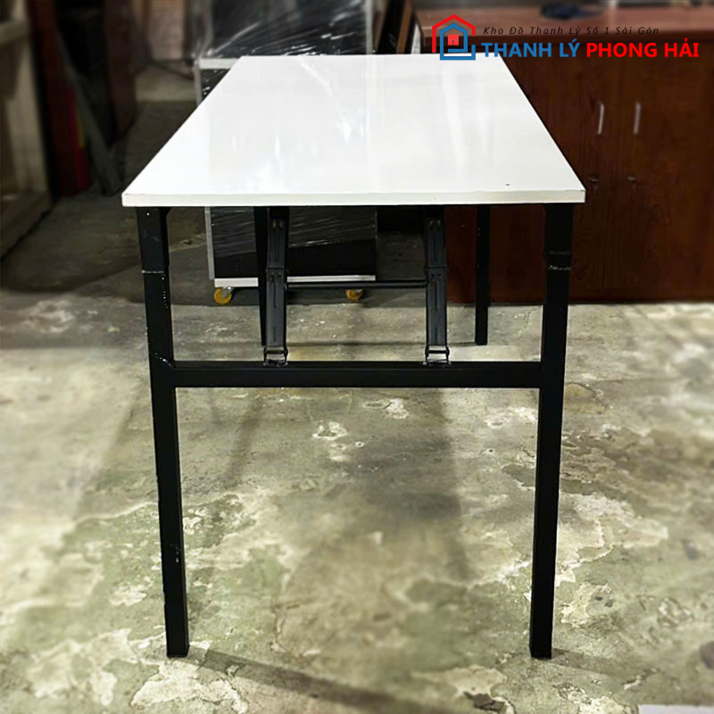 thanh-ly-ban-lam-viec-cu-chan-sat-gia-tot-1 Thanh Lý Bàn Làm Việc 1m2x60 Màu Đen Mới 99%