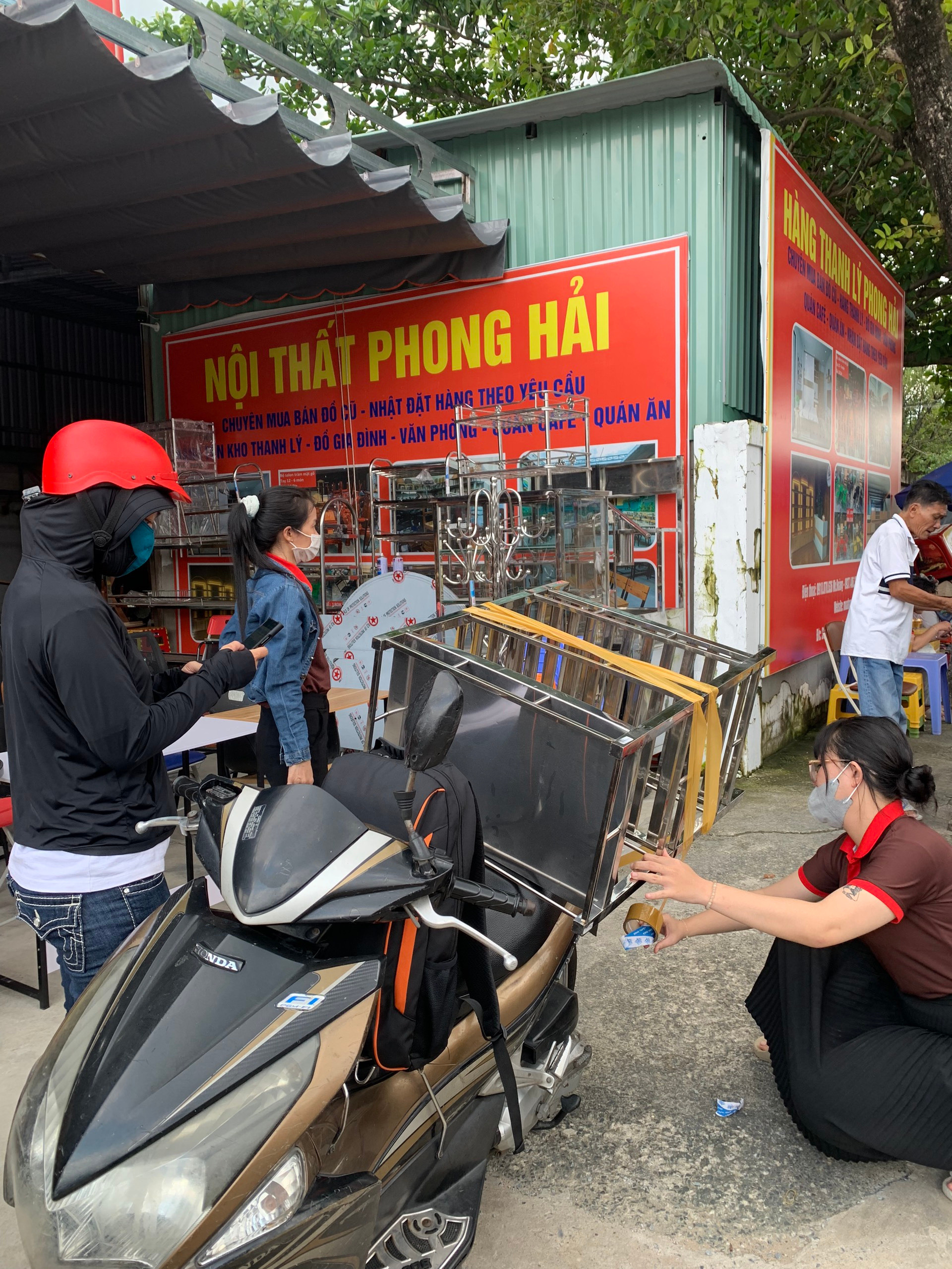 hinh-anh-giao-hang-tai-noi-that-phong-hai-thang-9-02 Hình Ảnh Giao Hàng Cho Khách Và Sự Kiện Trung Thu Tháng 9