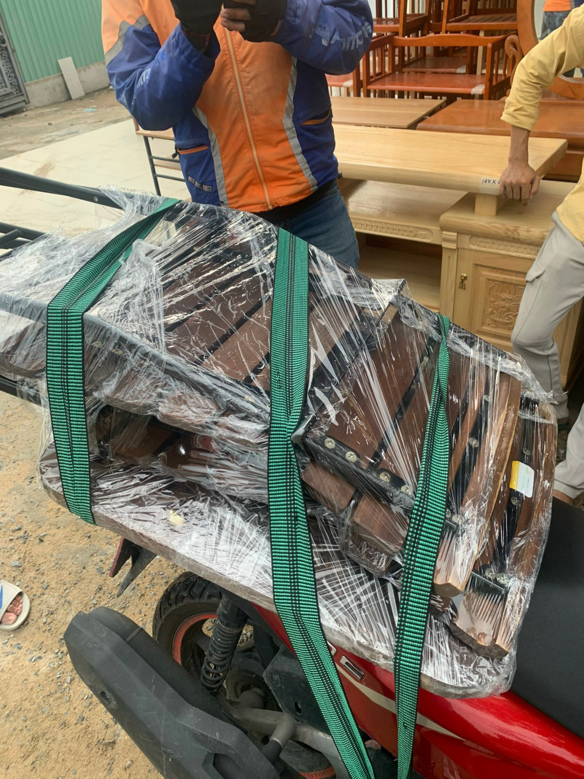 hinh-anh-giao-hang-tai-noi-that-phong-hai-thang-9-14 Hình Ảnh Giao Hàng Cho Khách Và Sự Kiện Trung Thu Tháng 9