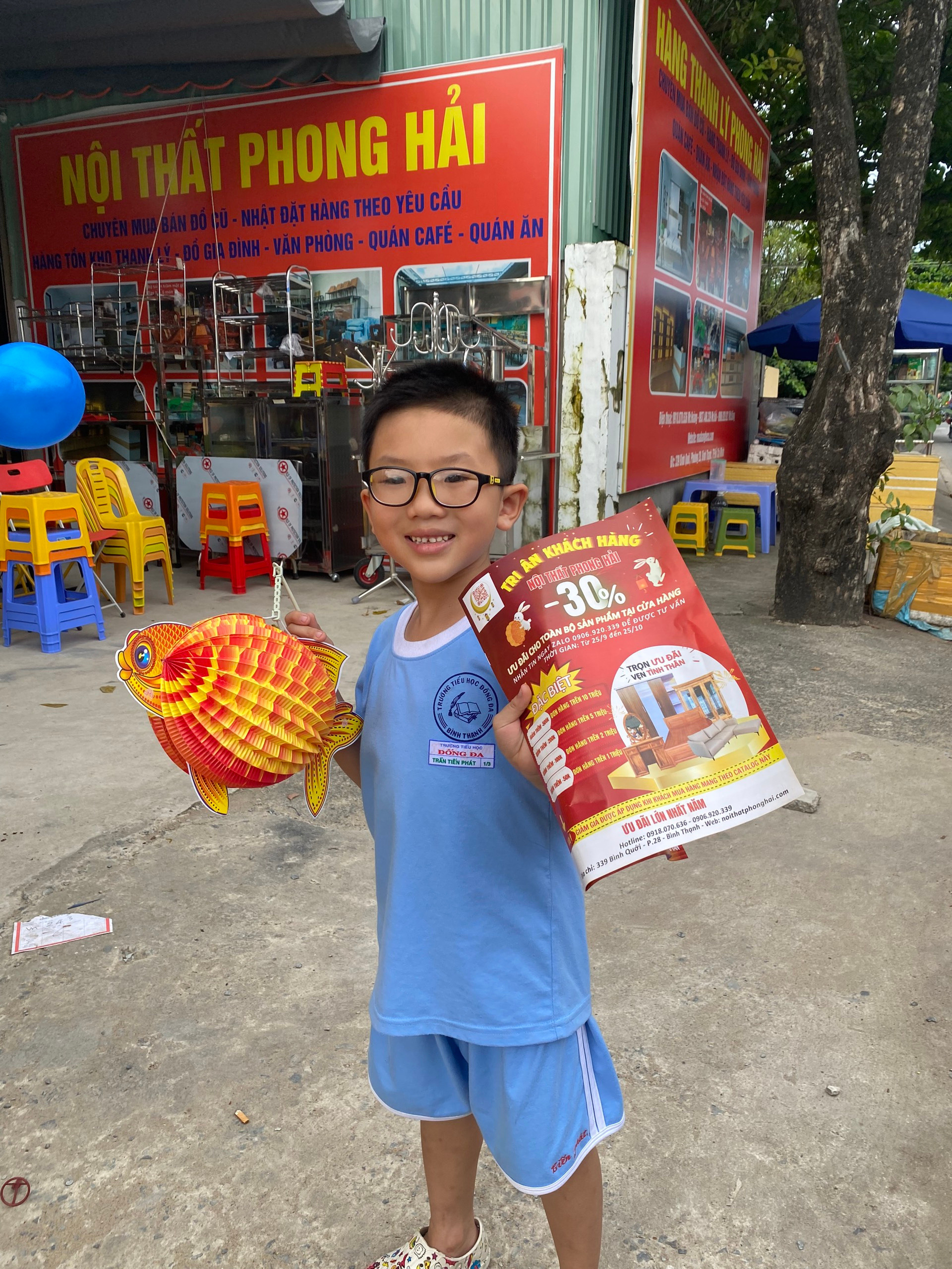 hinh-anh-su-kien-check-in-nhan-qua-trung-thu-tai-phong-hai-07 Hình Ảnh Giao Hàng Cho Khách Và Sự Kiện Trung Thu Tháng 9