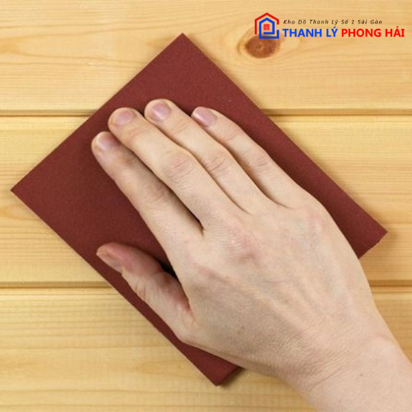 danh-vecni-lam-moi-ban-ghe-go-cu-01 Cách Đánh Vecni Bàn Ghế Gỗ Cũ Đẹp Như Mới