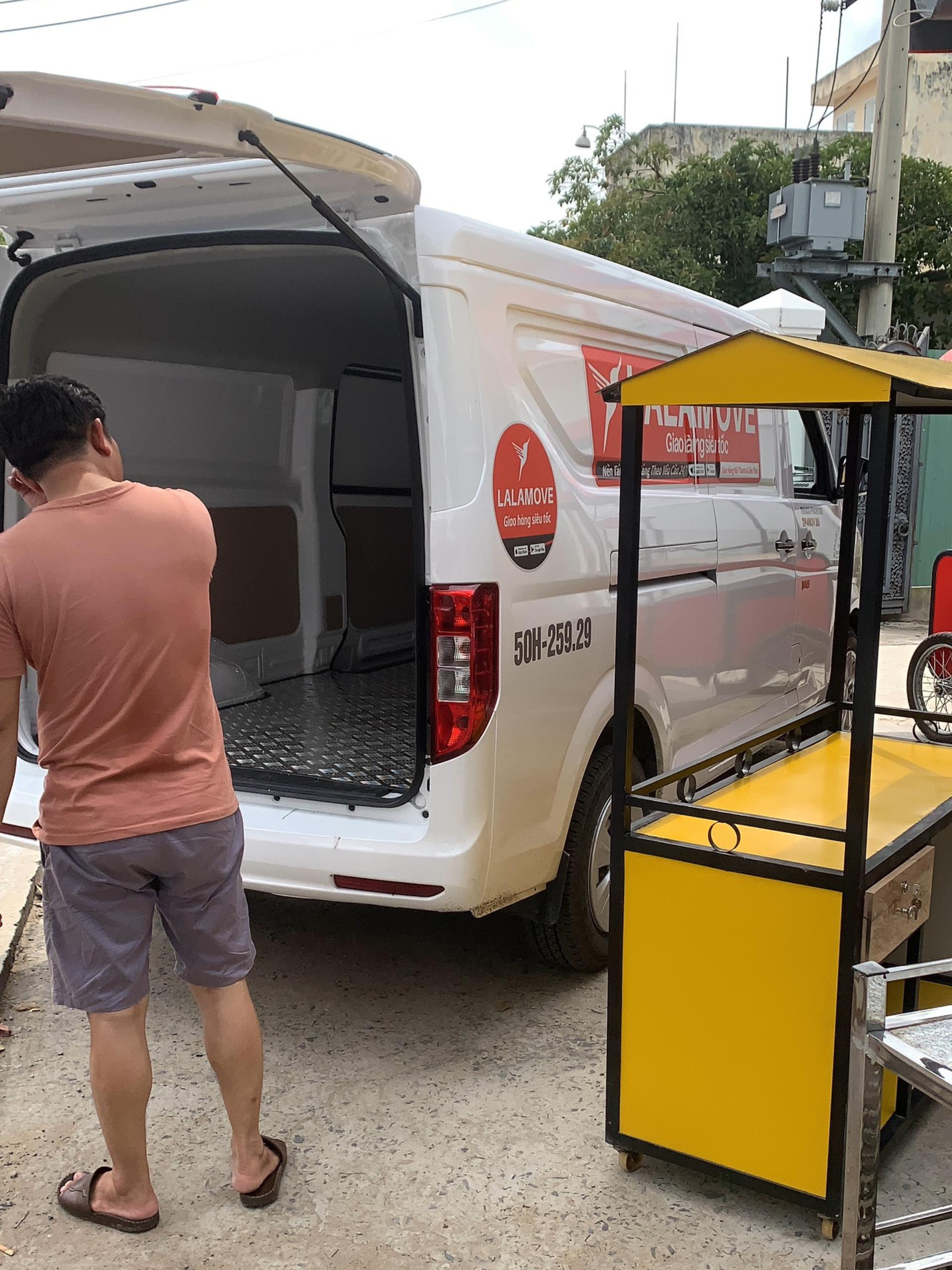 hinh-anh-hoat-dong-giao-hang-hoa-tai-phong-hai-11 Hình Ảnh Hàng Hoá Được Chuẩn Bị Giao Cho Khách Tháng 10