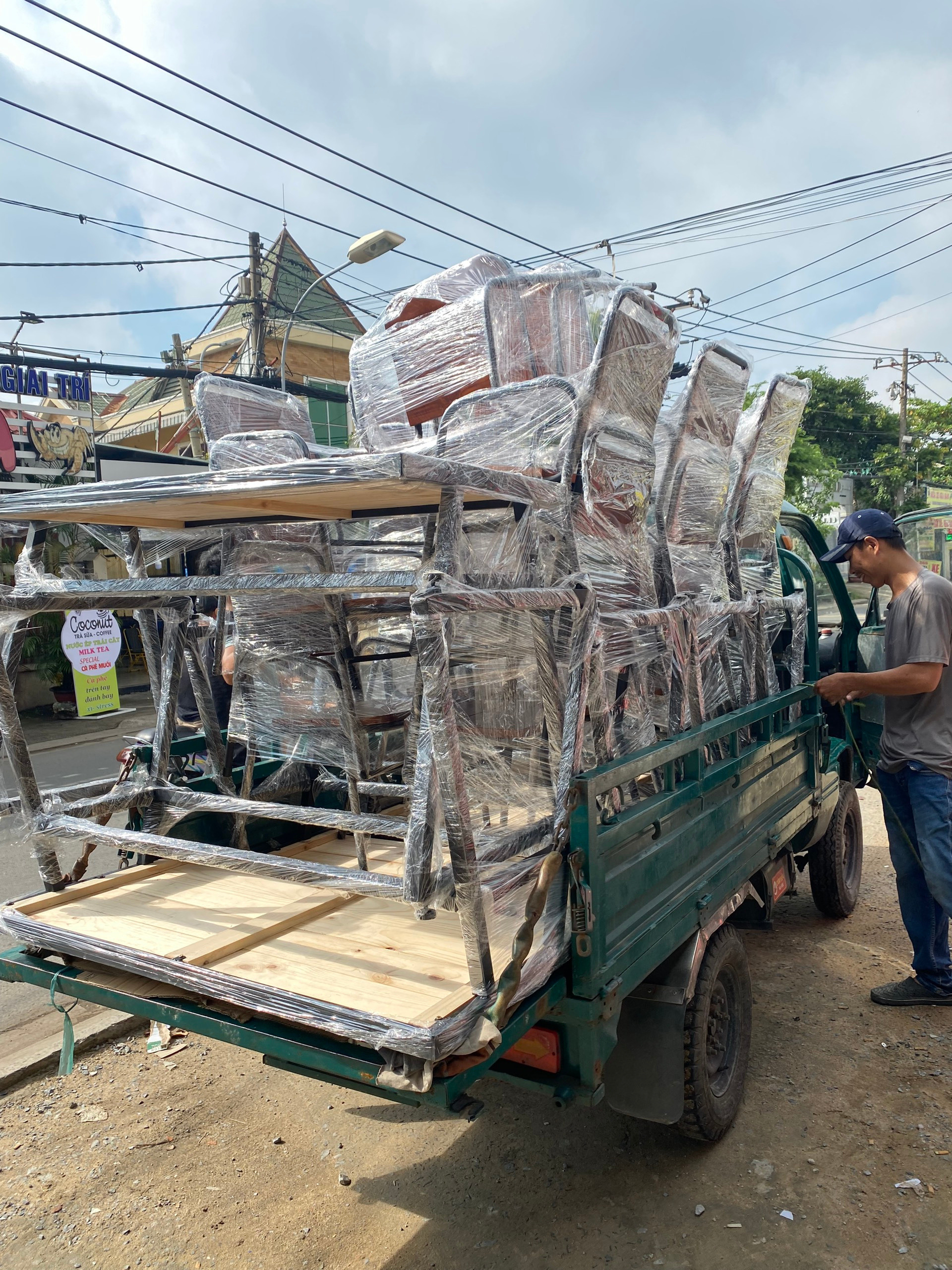 hinh-anh-hoat-dong-giao-hang-hoa-tai-phong-hai-7 Hình Ảnh Hàng Hoá Được Chuẩn Bị Giao Cho Khách Tháng 10