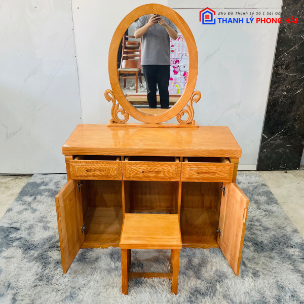 thanh-ly-ban-trang-diem-ton-kho-33-2 Thanh Lý Bàn Trang Điểm Gỗ Sồi Kính Oval Mới 99%