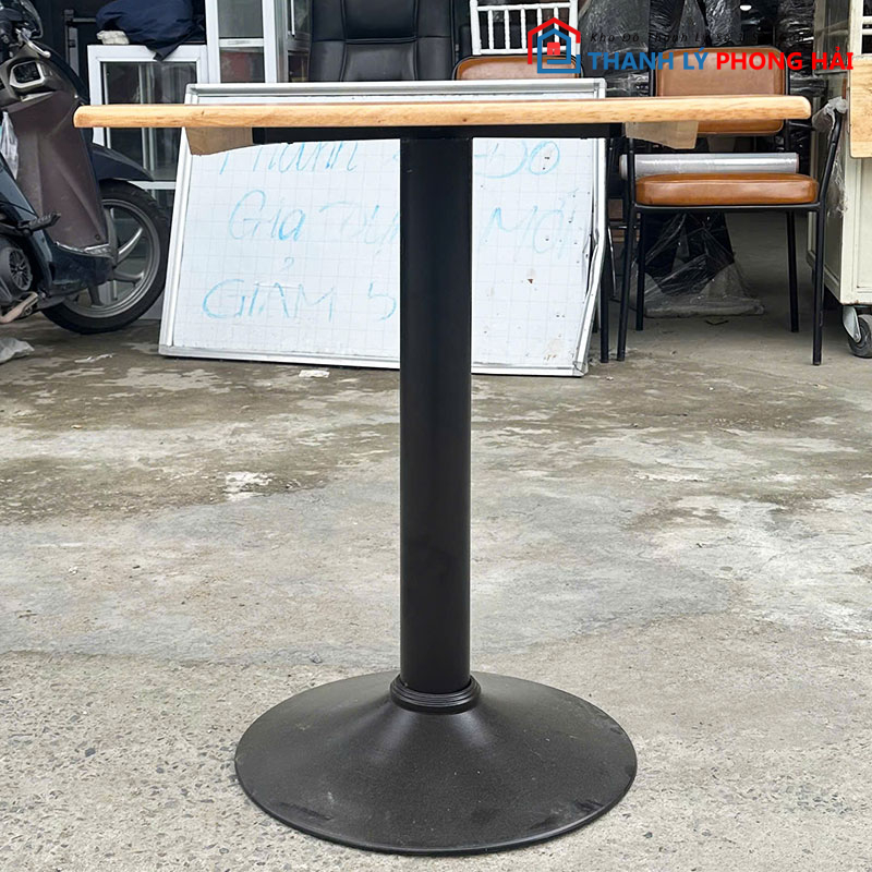 thanh-ly-ban-go-chan-sat-moi-99-111-2 Thanh Lý Bàn Gỗ Chân Sắt Mới 99%