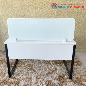 Bàn Làm Việc Gỗ 1M2X60 Có Vách Ngăn Cũ