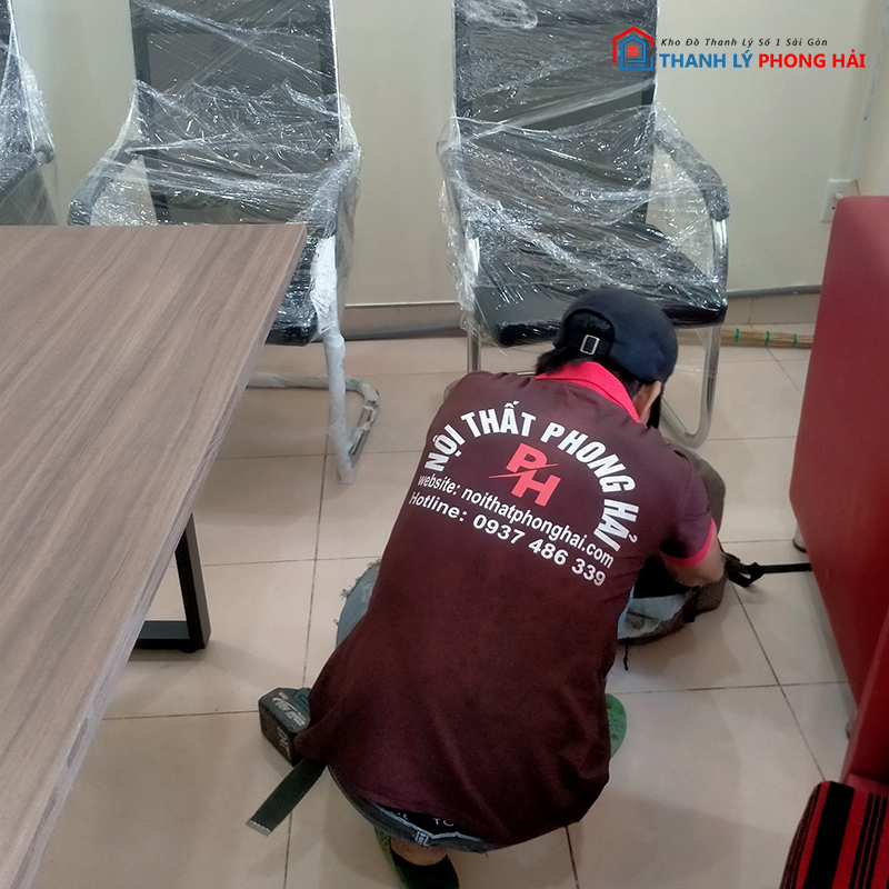 Hoat-dong-tai-thanh-ly-phong-hai-8 Hình Ảnh Sản Phẩm Giao Đến Tận Tay Khách Hàng Tại Thanh Lý Phong Hải