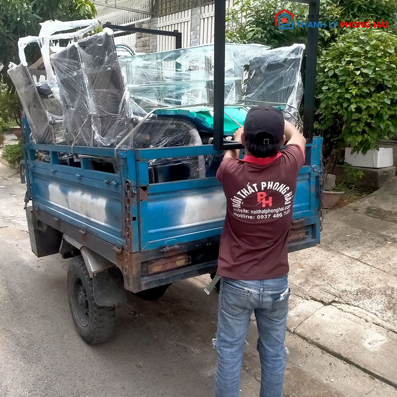 Hoat-dong-tai-thanh-ly-phong-hai-9 Hình Ảnh Sản Phẩm Giao Đến Tận Tay Khách Hàng Tại Thanh Lý Phong Hải