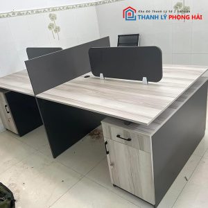 Thanh Lý Bàn Làm Việc Nhóm 1m2X60 Có Vách Ngăn Mới 99%