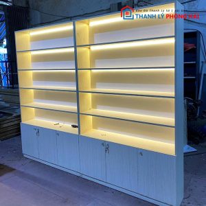 Thanh Lý Tủ Gỗ Trưng Bày 5 Tầng 3 Cánh Cửa Mới 99%