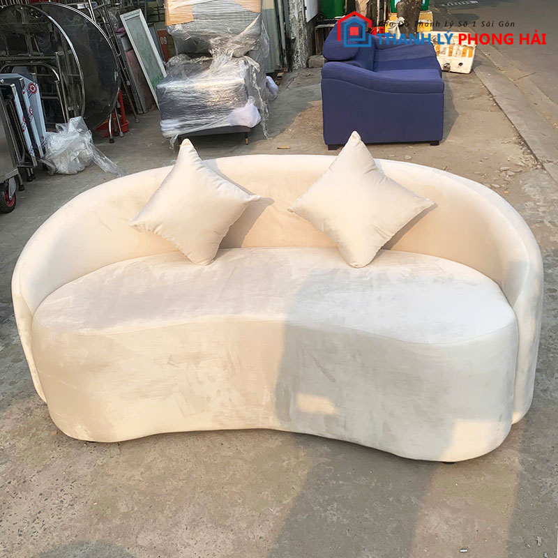 thanh-ly-bo-ghe-sofa-cong-boc-nhung-1m7-moi-99-1 Thanh Lý Bộ Sofa Cong Vải Nhung Mới 99%