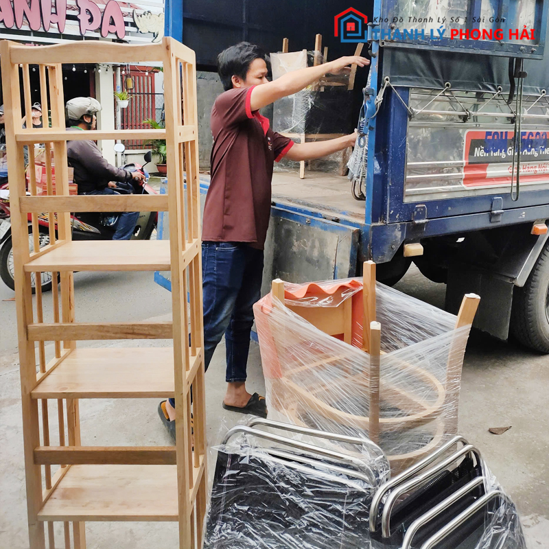 hoat-dong-cua-hang-phong-hai-6 Hình Ảnh Hoạt Động Giao Hàng Tại Phong Hải Cuối Thánh 10/2024