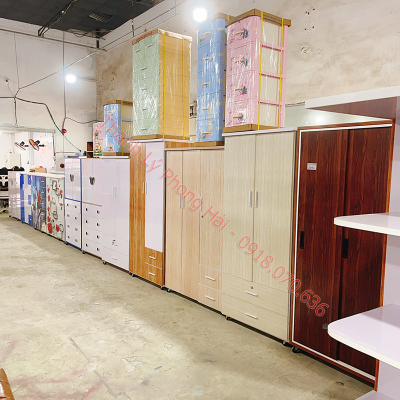 tu-quan-ao-cua-hang-phong-hai-1 Tủ quần áo gỗ công nghiệp là gì? Có nên mua tủ quần áo thanh lý?