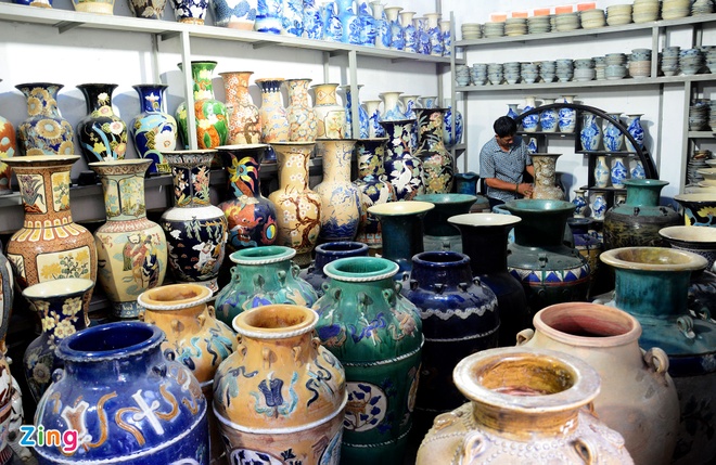 gom-su-binh-dan TOP 6 Cửa Hàng Thu Mua Đồ Gốm Sứ Giá Cao Tại TPHCM