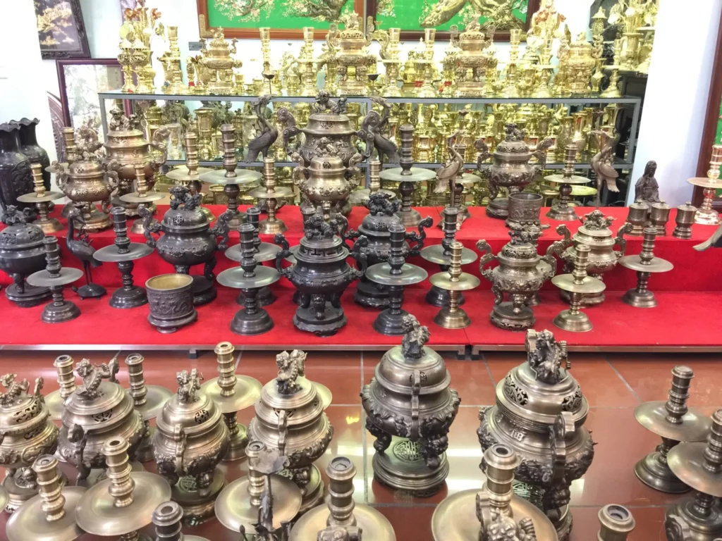 cua-hang-ban-lu-dong-1024x768 Địa chỉ thu mua lư đồng cũ giá cao tại TPHCM