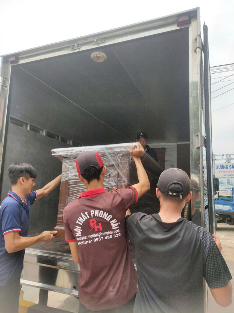 giao-ban-lam-viec-tai-phong-hai-768x1024 Thu Mua Đồ Cũ Giá Cao, Thu Mua Bàn Ghế Cũ Tại TPHCM