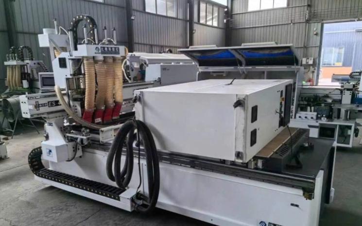 cong-ty-viet-trung TOP 10 Địa Chỉ Mua Bán Thanh Lý Máy Phay CNC Cũ Tại TPHCM