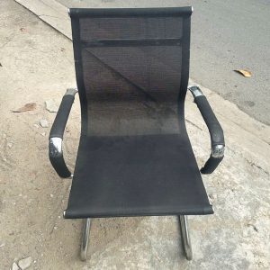 Ghế Chân Quỳ Lưng Lưới Thấp Chân Inox Cũ