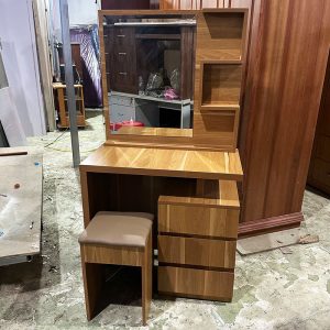 Thanh Lý Bàn Trang Điểm 80cm Kèm Ghế Mới 99%