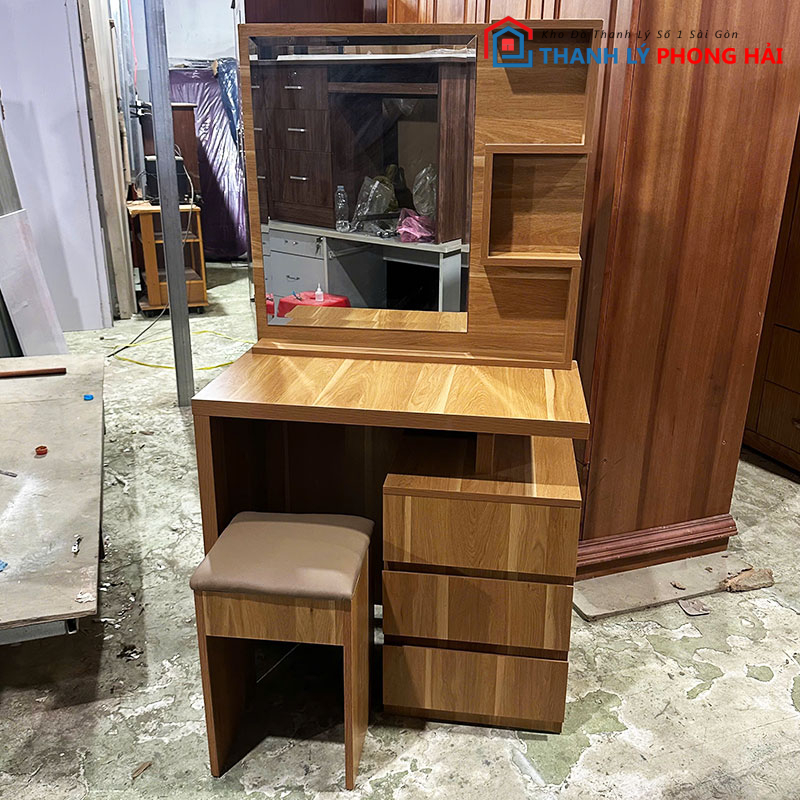 thanh-ly-ban-trang-diem-80cm-kem-ghe-moi-99-1 Thanh Lý Bàn Trang Điểm 80cm Kèm Ghế Mới 99%