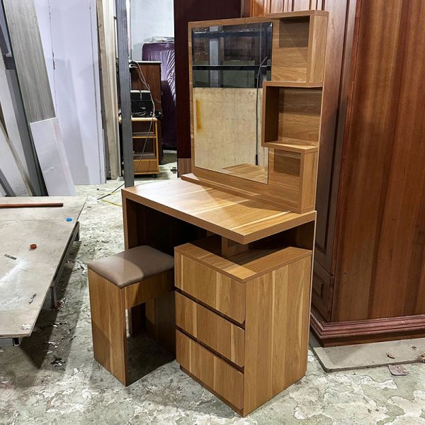 Thanh Lý Bàn Trang Điểm 80cm Kèm Ghế Mới 99%
