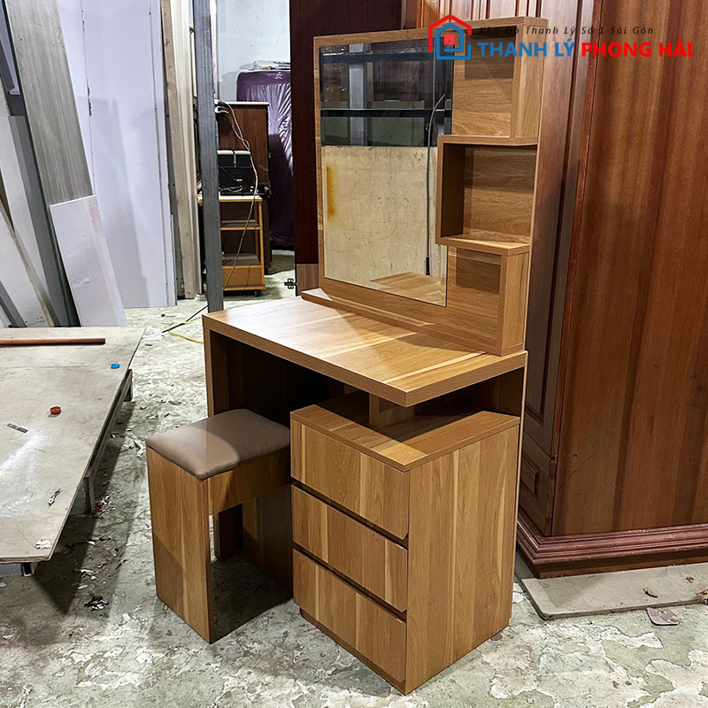 thanh-ly-ban-trang-diem-80cm-kem-ghe-moi-99-2 Thanh Lý Bàn Trang Điểm 80cm Kèm Ghế Mới 99%