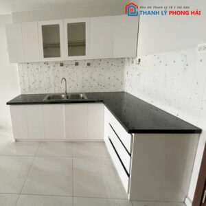 Bộ Tủ Bếp Chữ L Kèm Kệ Treo Tường Và Chậu Rửa Hiện Đại