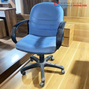 Ghế Xoay Đệm Xanh Cho Văn Phòng Cũ