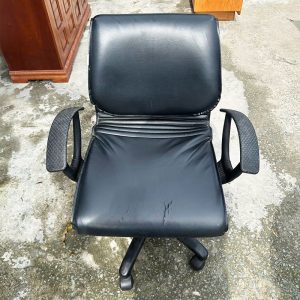Ghế Xoay Văn Phòng Bọc Da Cũ Màu Đen Cũ Giá Rẻ