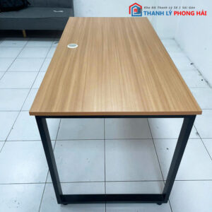 Bàn Làm Việc 1m4 Có Lỗ Đi Dây Cũ